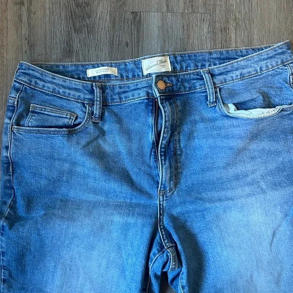Universal Thread Jeans - Picture 2 of 6